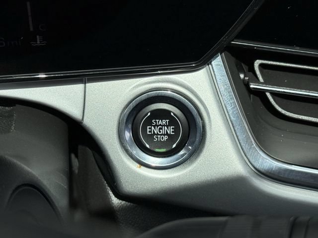 Certified 2025 Chevrolet Trax LT w/ Driver Confidence Package FWD image 8
