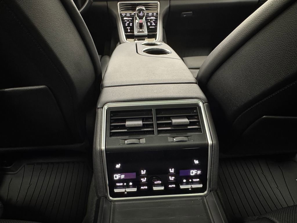 Used 2023 Porsche Panamera 4 Platinum Edition image 26