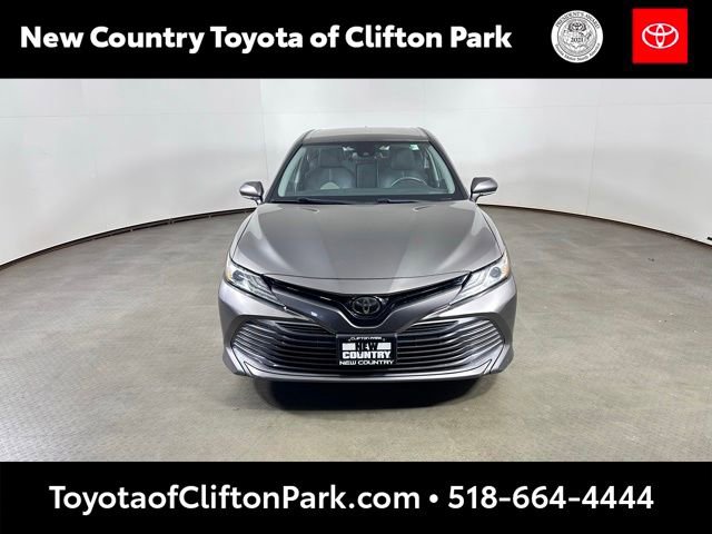 Used 2020 Toyota Camry XLE image 8