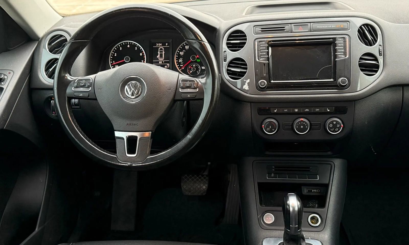 Used 2017 Volkswagen Tiguan S image 14