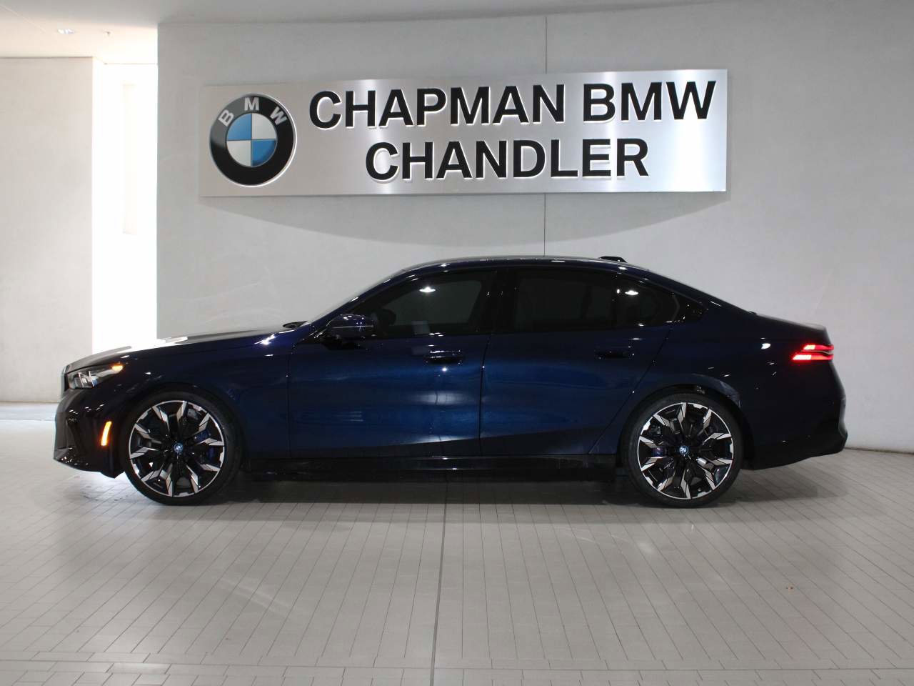 Certified 2024 BMW i5 eDrive40i w/ M Sport Package image 3