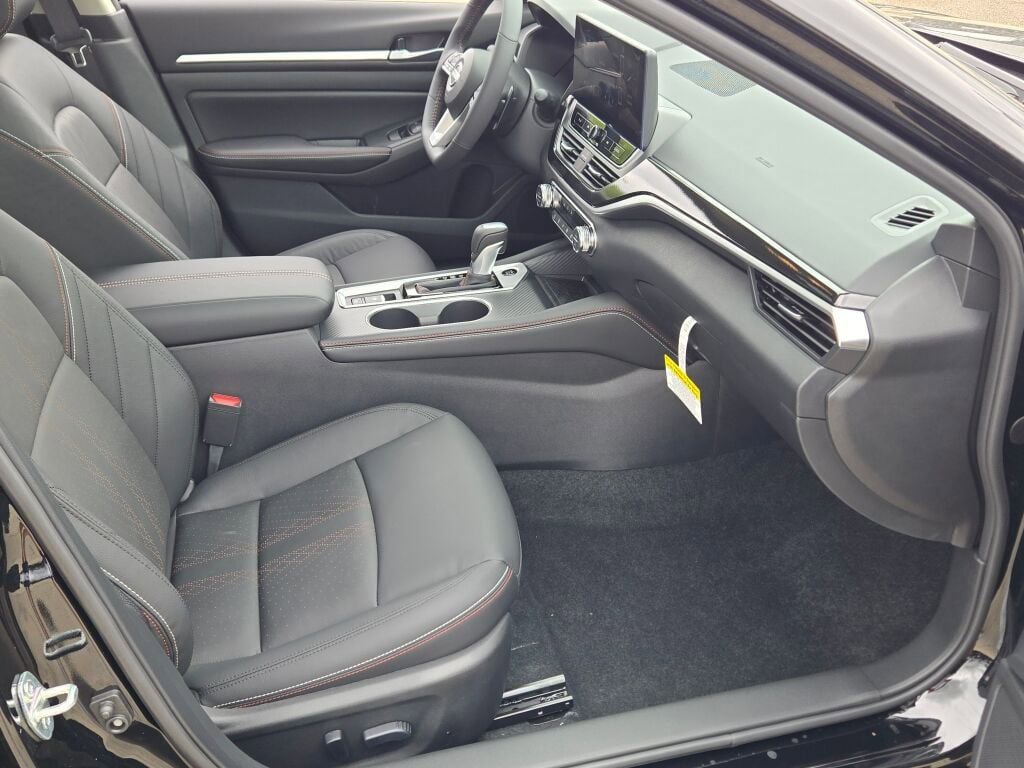 New 2026 Nissan Altima 2.5 SR w/ SR Premium Package AWD/4WD image 4