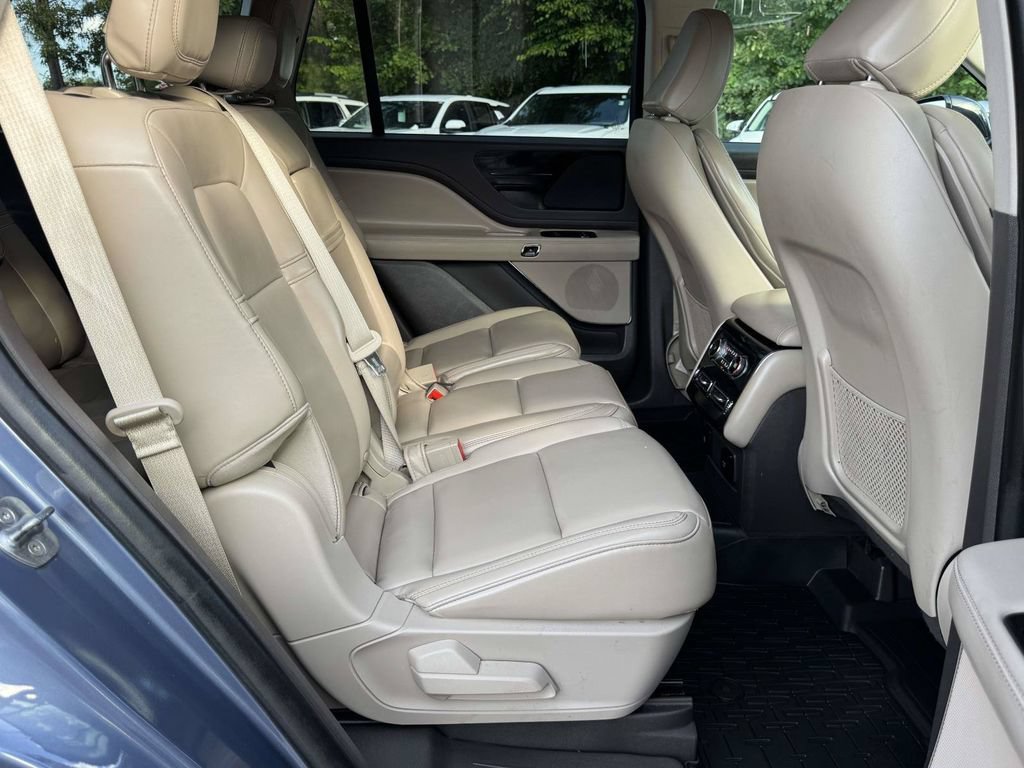 Used 2021 Lincoln Aviator AWD w/ Elements Package image 16