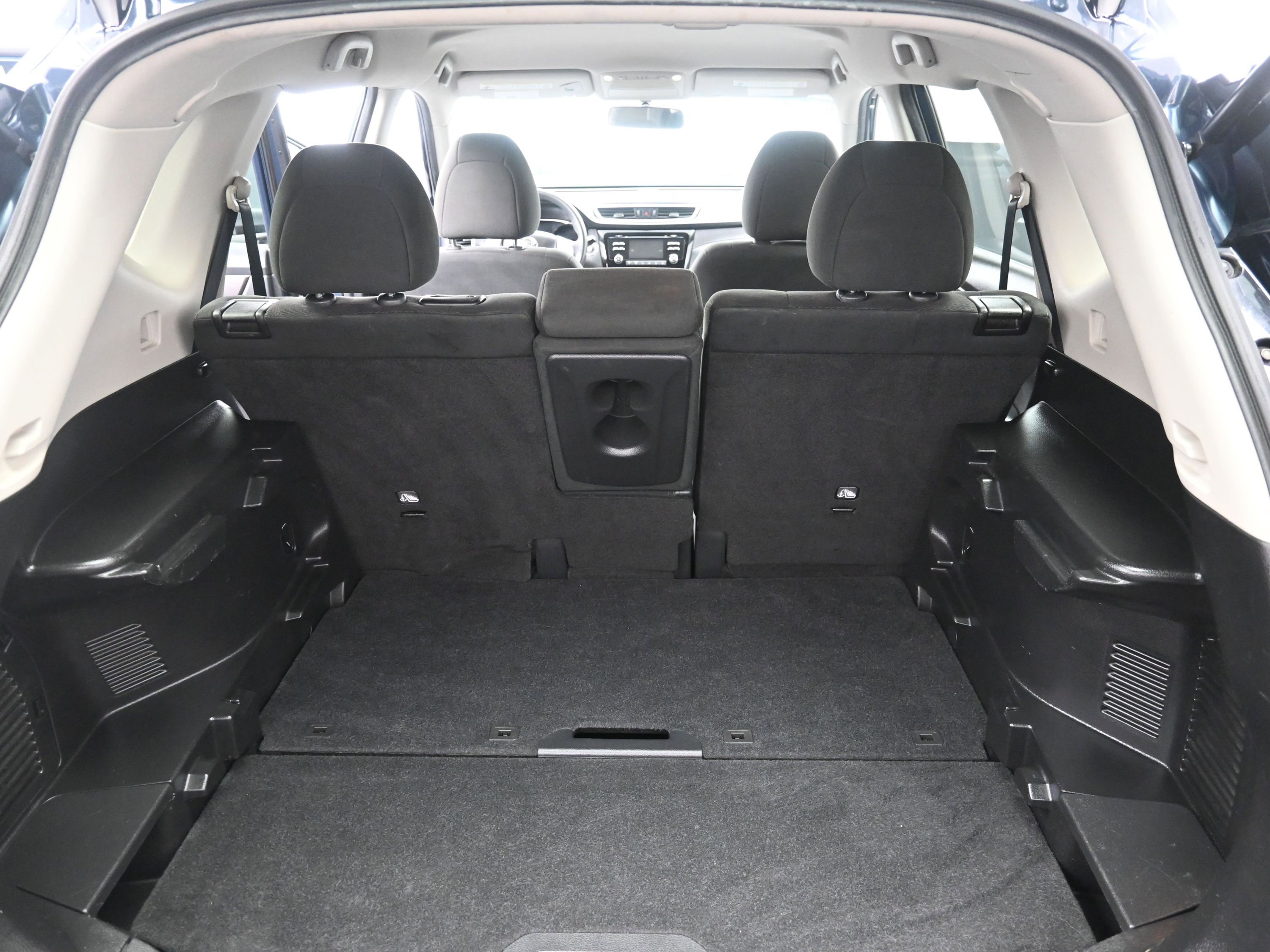 Used 2015 Nissan Rogue SV image 20