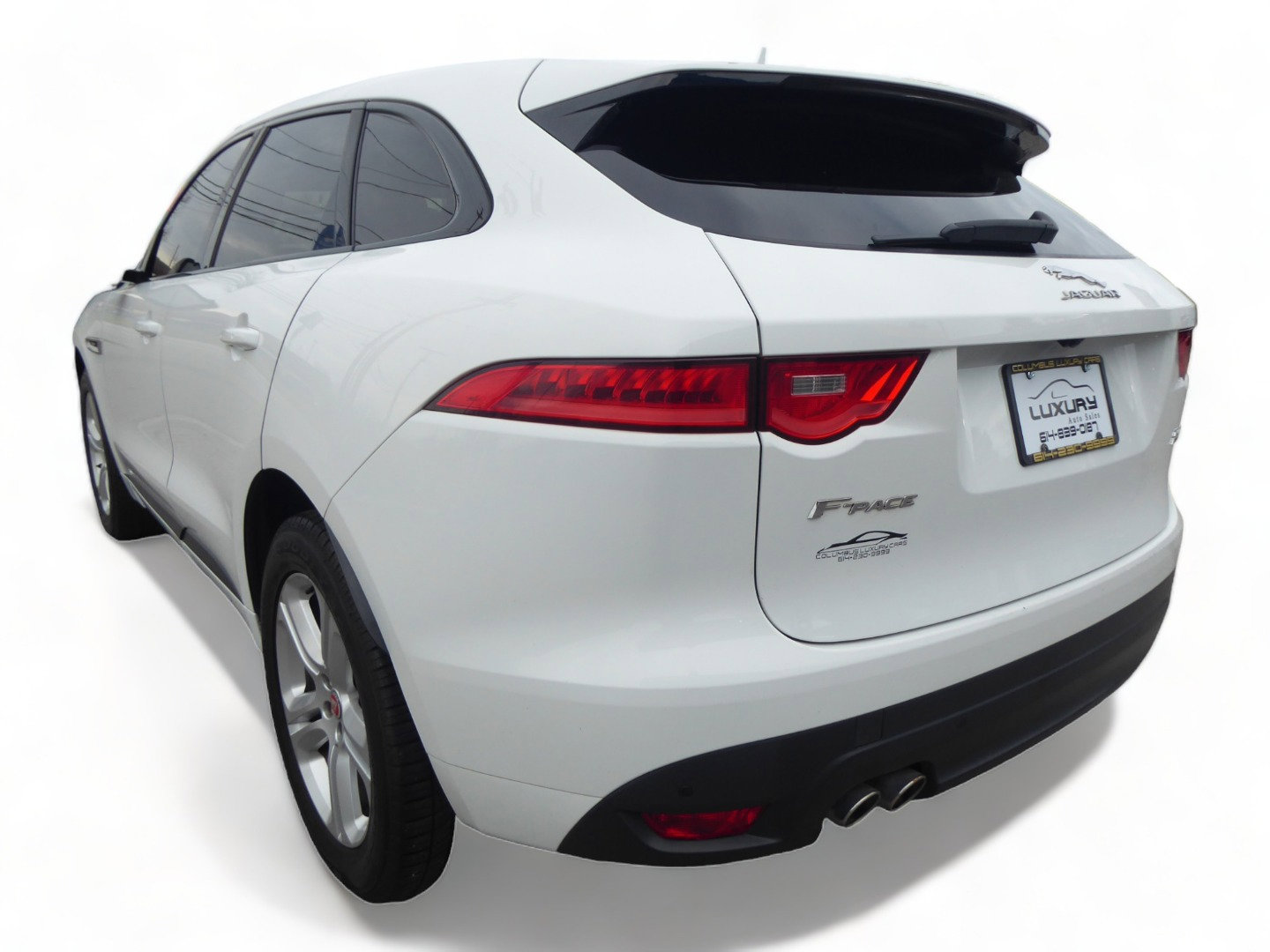 Used 2017 Jaguar F-PACE R-Sport image 9