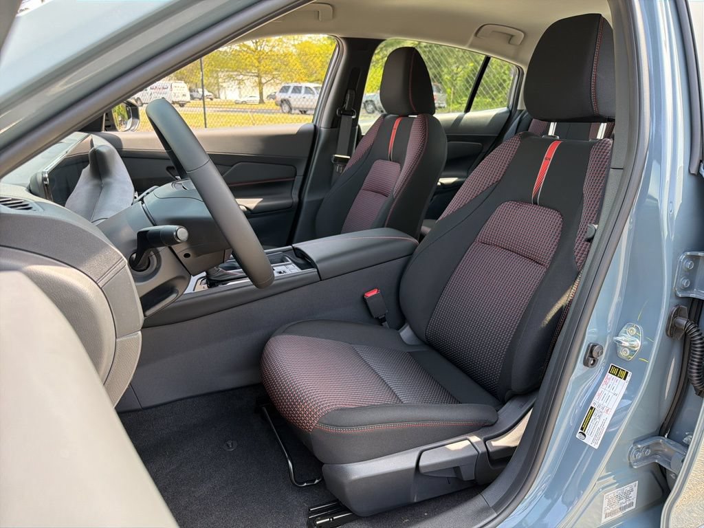 New 2026 Nissan Sentra SR w/ Floor Mat Package FWD image 16