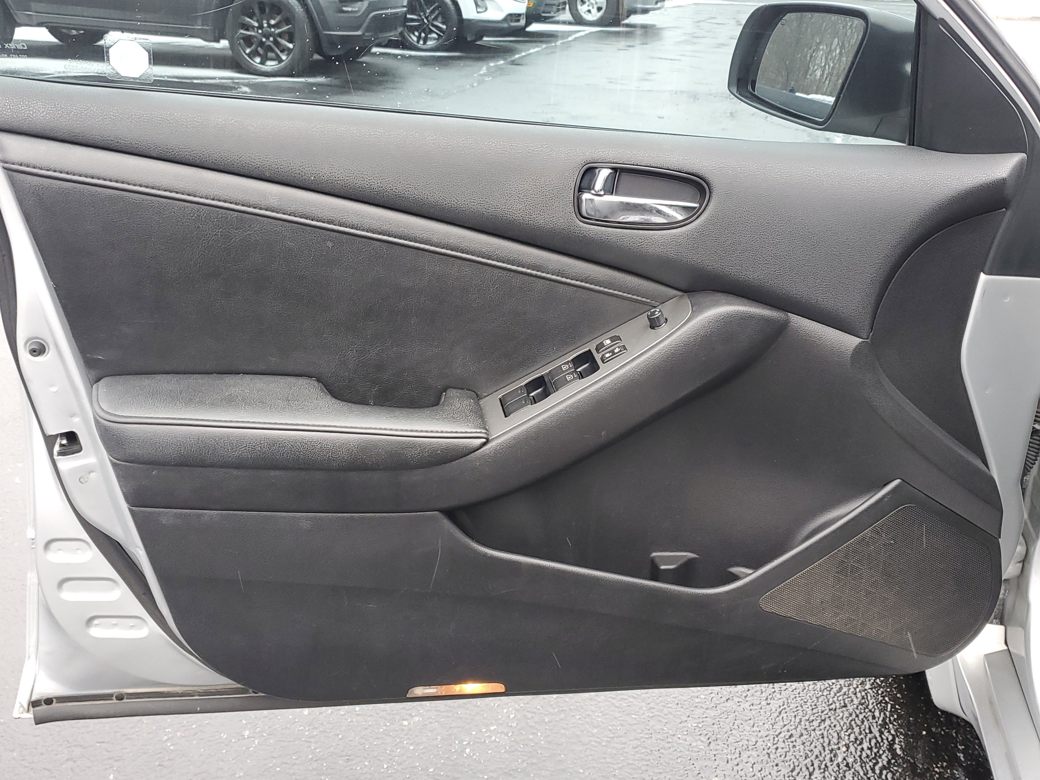 Used 2012 Nissan Altima 3.5 SR w/ Sport Pkg image 14