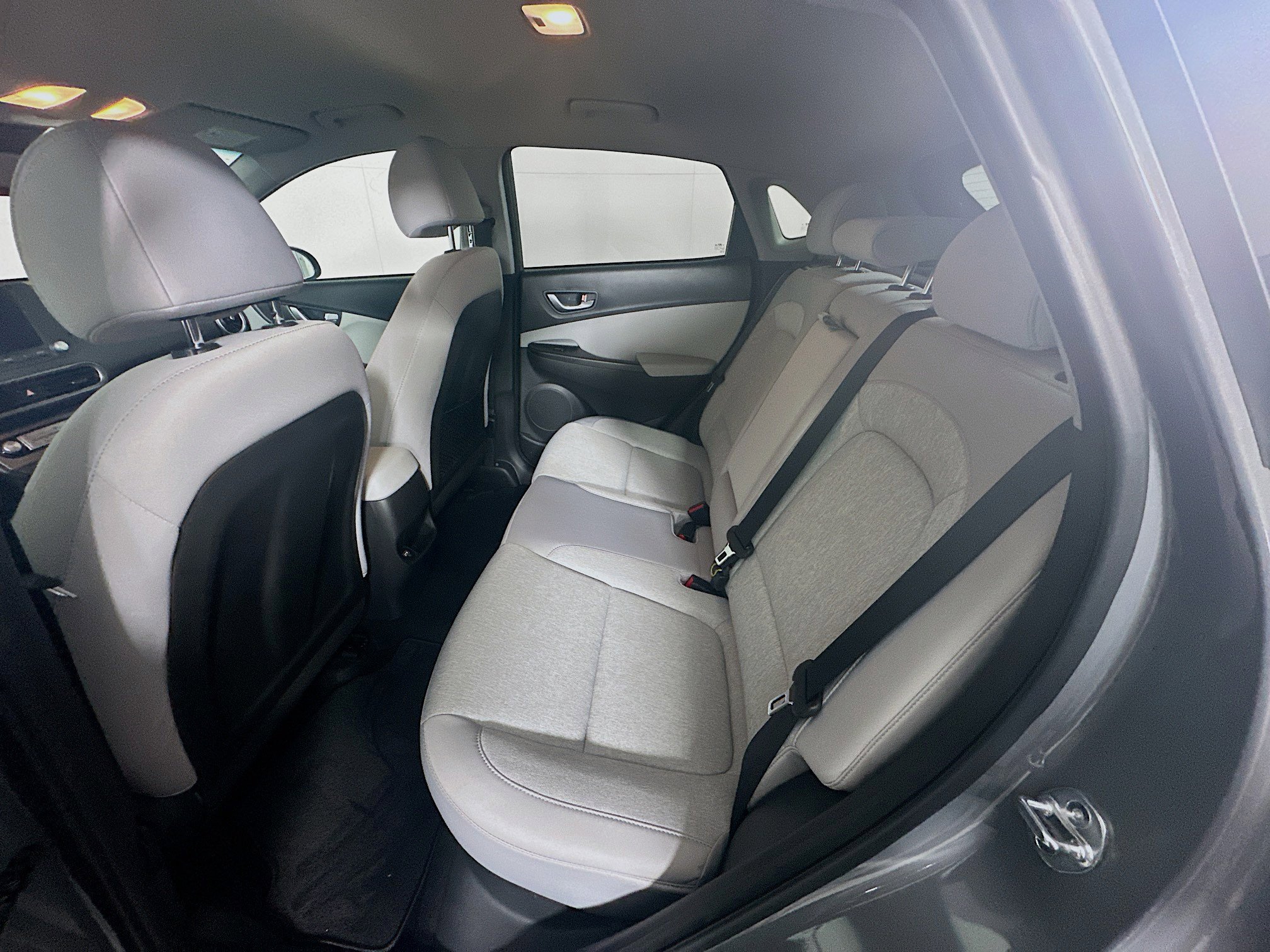 Used 2023 Hyundai Kona SE w/ Cargo Package image 28