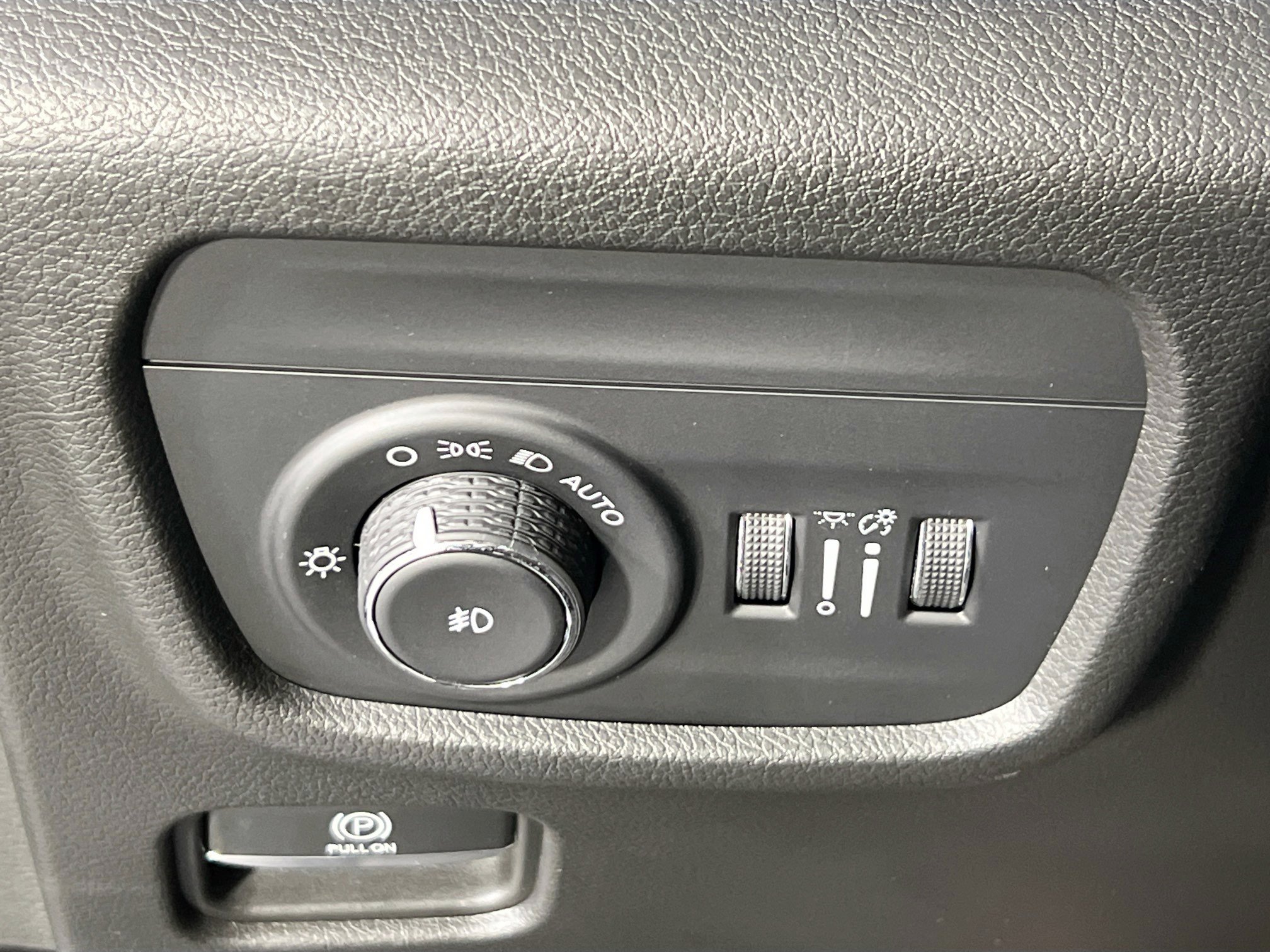 Used 2022 Jeep Grand Cherokee Overland AWD/4WD image 10