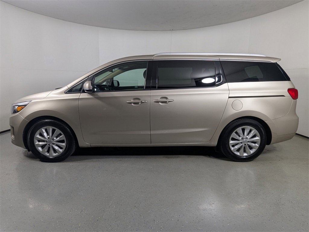 Used 2016 Kia Sedona EX image 4