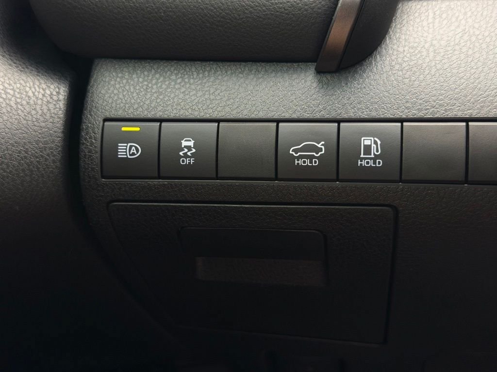Used 2019 Toyota Camry XSE FWD image 30