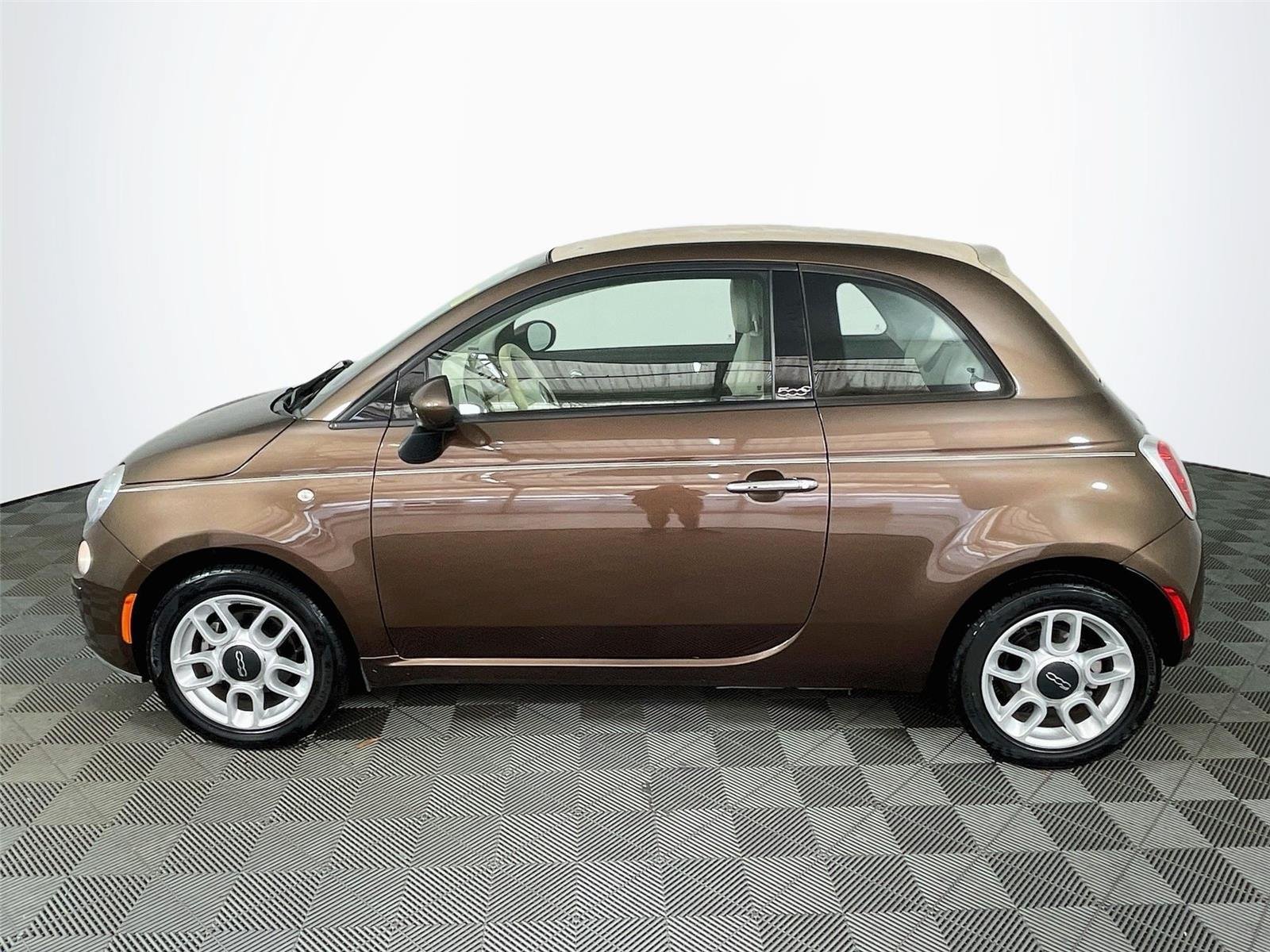 Used 2012 FIAT 500 Pop w/ Bose Premium Audio Pkg FWD image 4