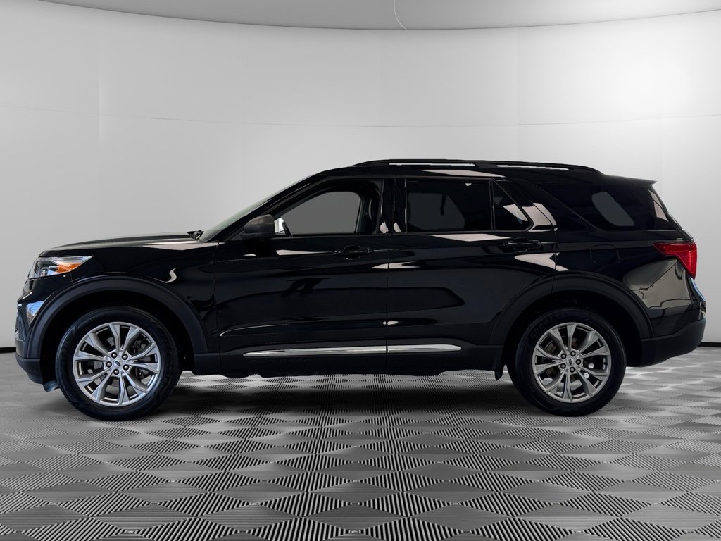 Used 2021 Ford Explorer XLT w/ Equipment Group 202A image 5