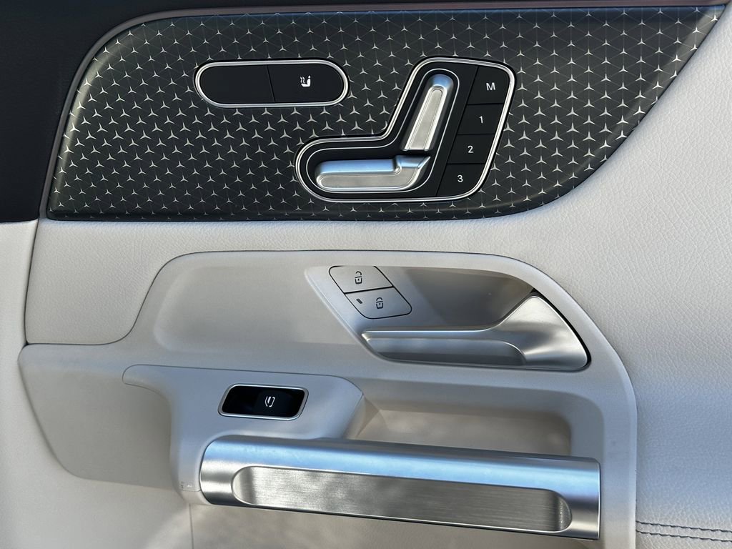 Certified 2025 Mercedes-Benz GLB 250 4MATIC image 16