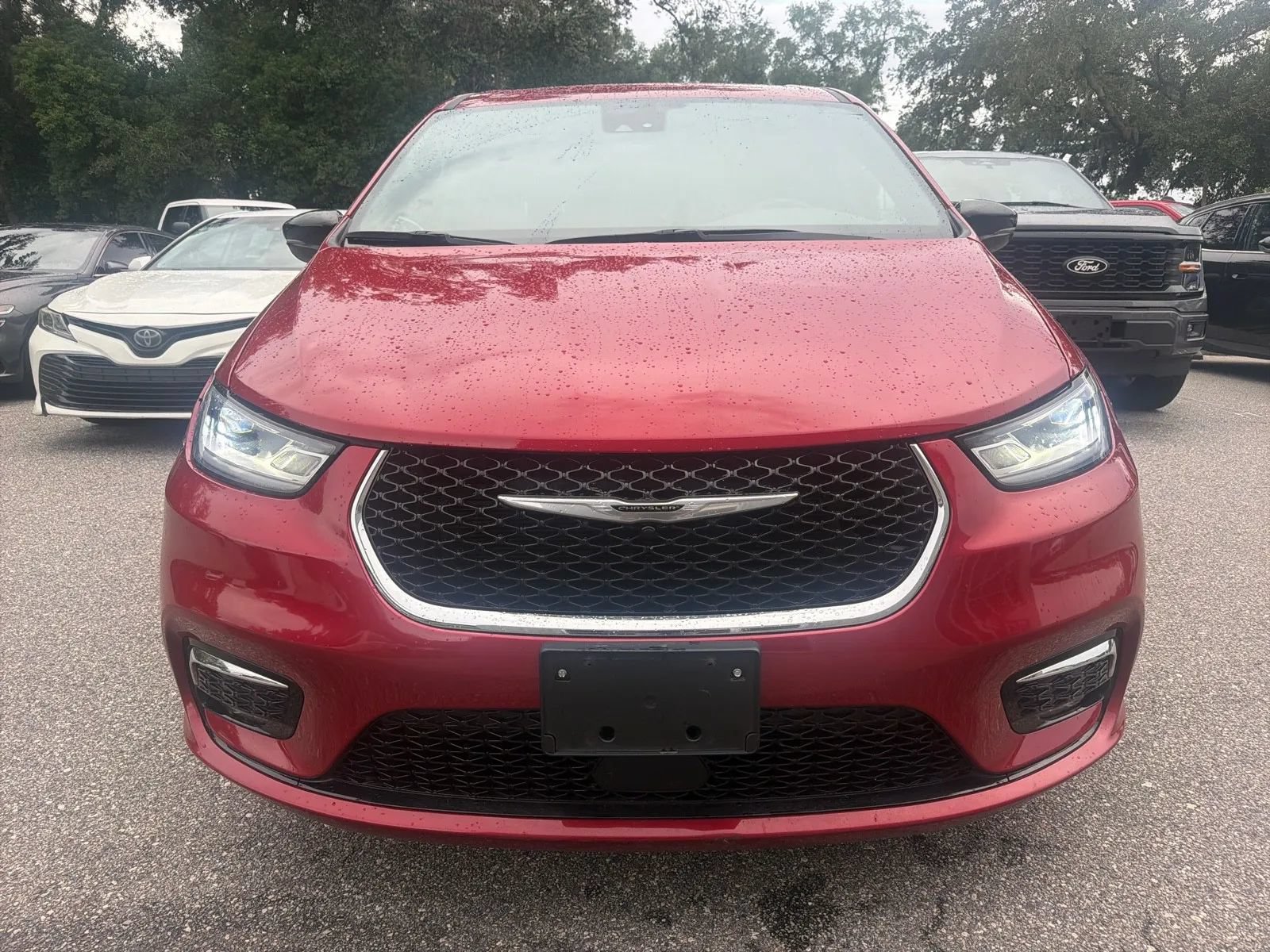 Used 2025 Chrysler Pacifica Select FWD image 4