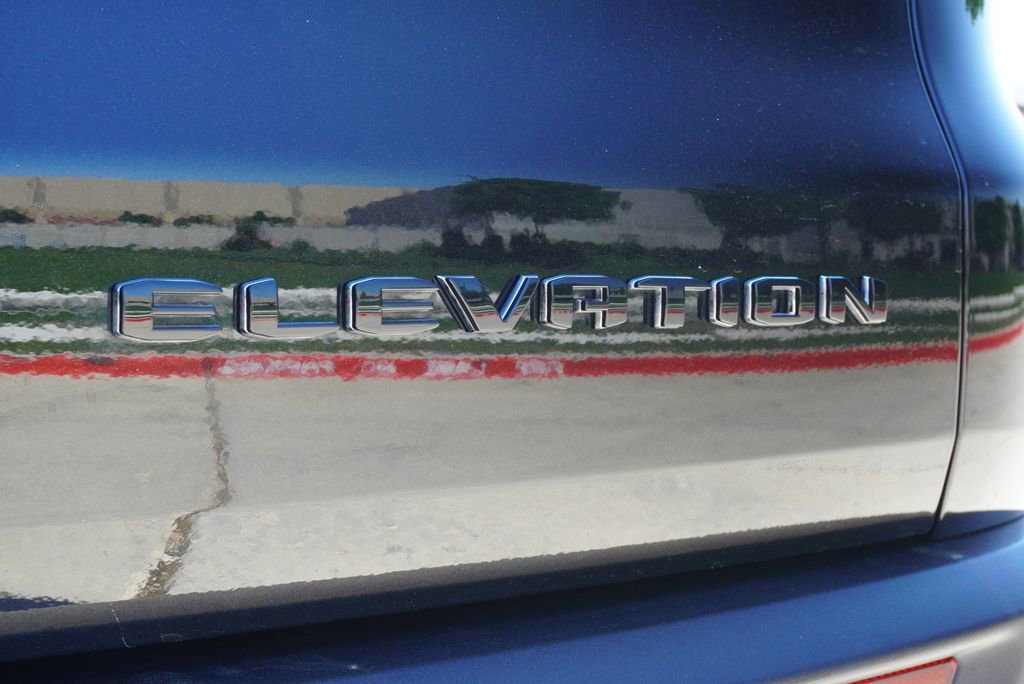 Used 2024 GMC Acadia Elevation FWD image 8