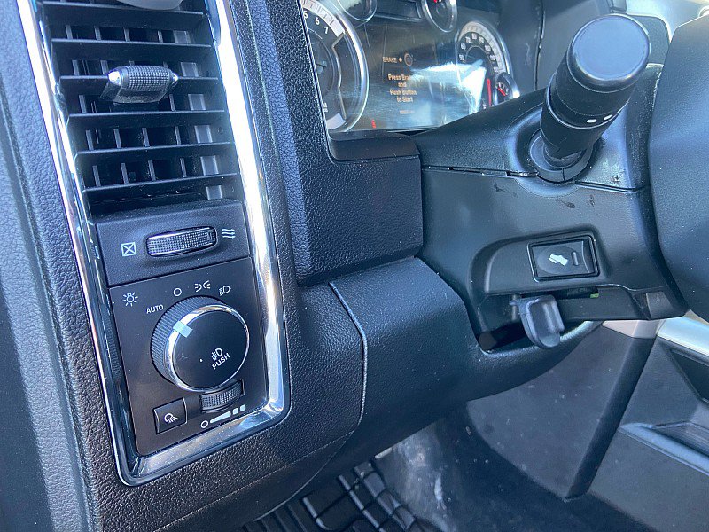 Used 2017 RAM 1500 Laramie AWD/4WD image 11