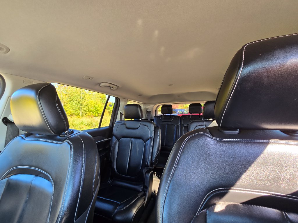 Used 2022 Jeep Grand Cherokee L Limited AWD/4WD image 32