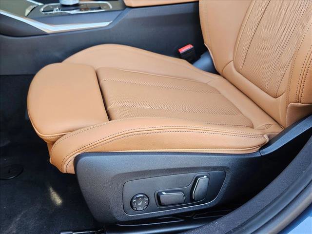 New 2026 BMW 330i Sedan w/ Premium Package image 4