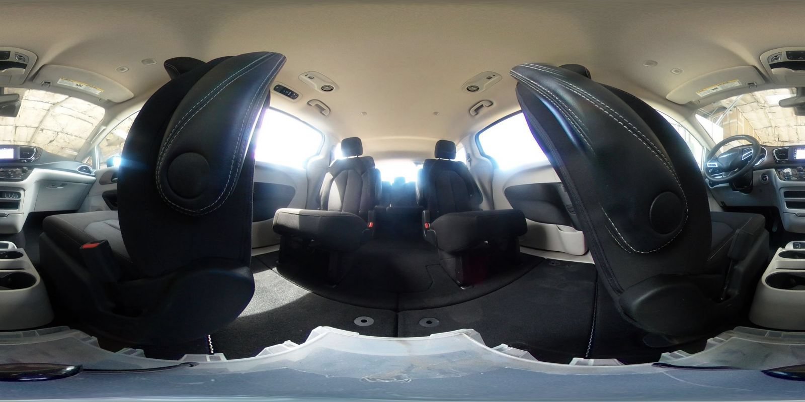 Used 2023 Chrysler Voyager LX FWD image 44