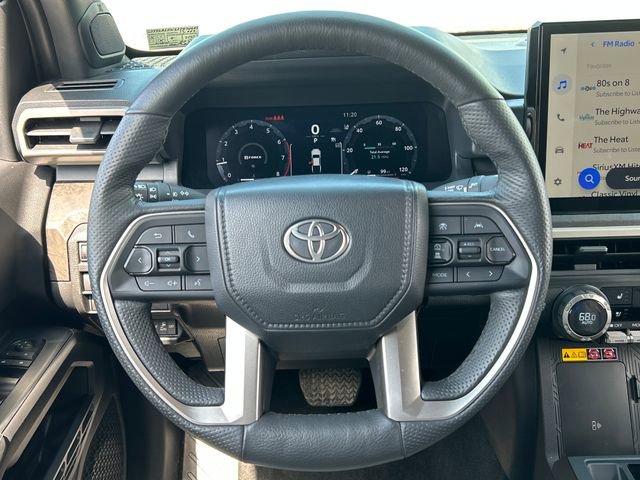 Used 2025 Toyota Tacoma Limited AWD/4WD image 15