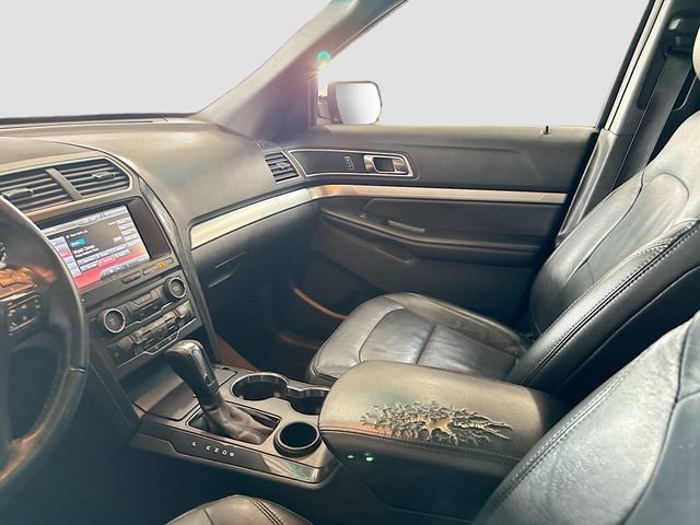 Used 2016 Ford Explorer XLT w/ Equipment Group 202A image 22