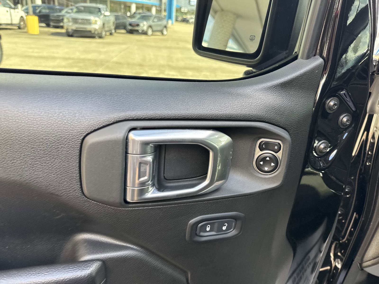 Used 2024 Jeep Gladiator Mojave w/ Convenience Group image 19