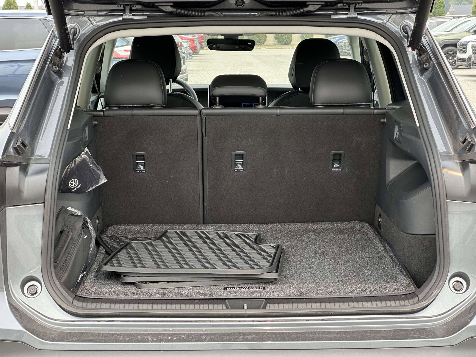 Certified 2025 Volkswagen Tiguan SE AWD/4WD image 16