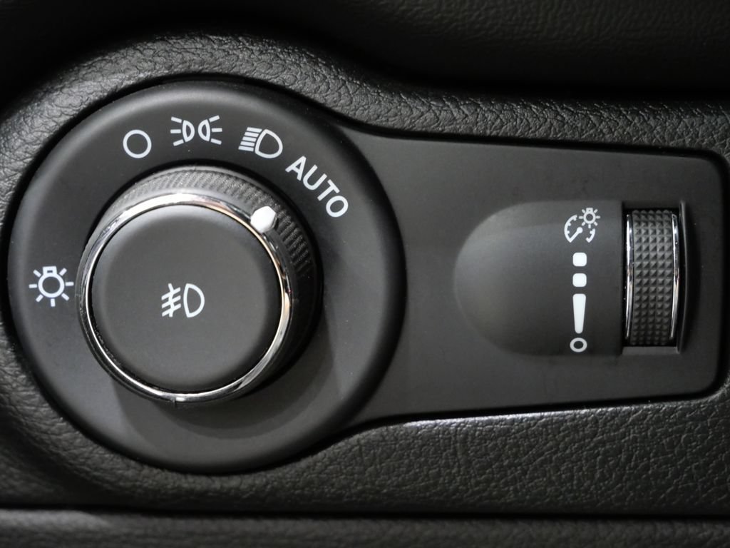 Used 2023 Dodge Durango R/T AWD/4WD image 15