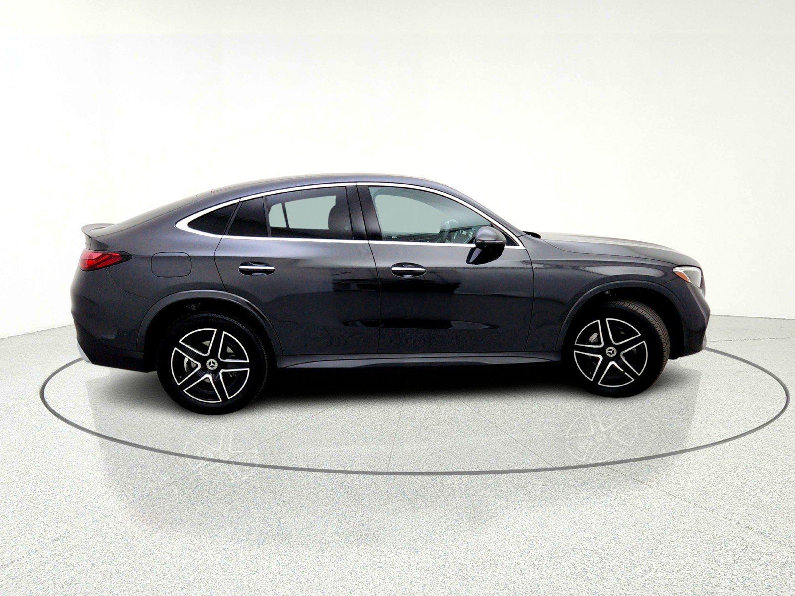 Certified 2025 Mercedes-Benz GLC 300 4MATIC w/ AMG Line image 9