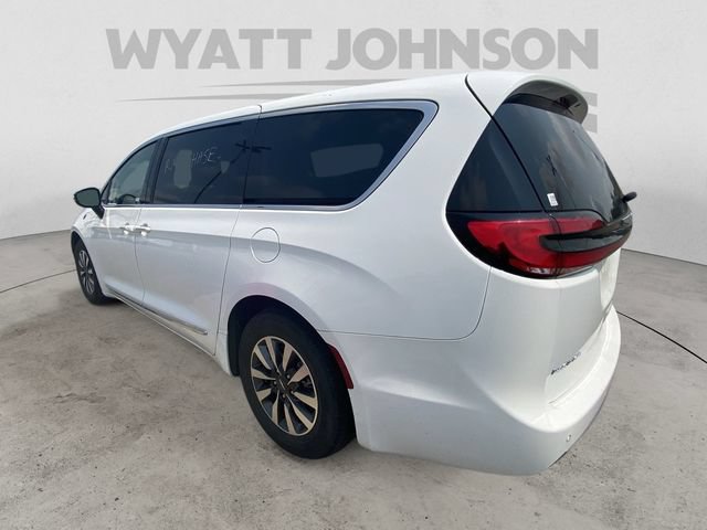 Used 2023 Chrysler Pacifica Limited FWD image 6