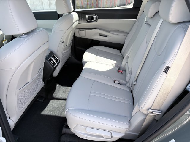 New 2026 Kia Sorento EX FWD image 4