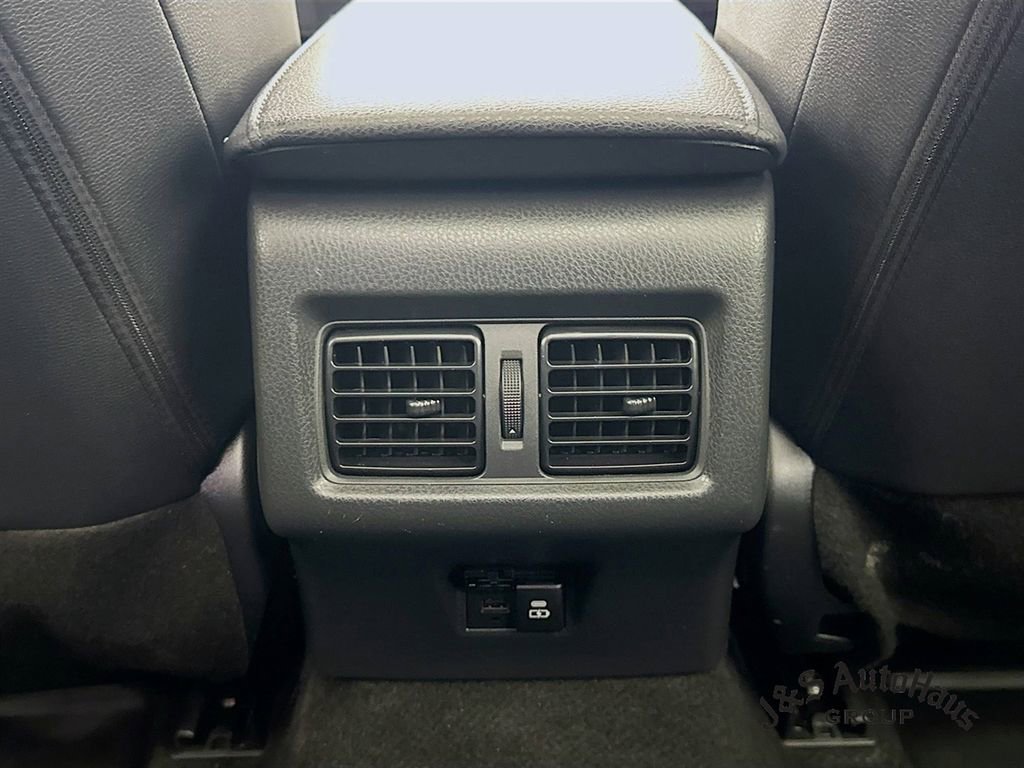 Used 2025 Toyota Camry XSE image 30