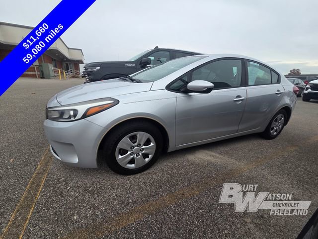 Used 2017 Kia Forte LX image 11
