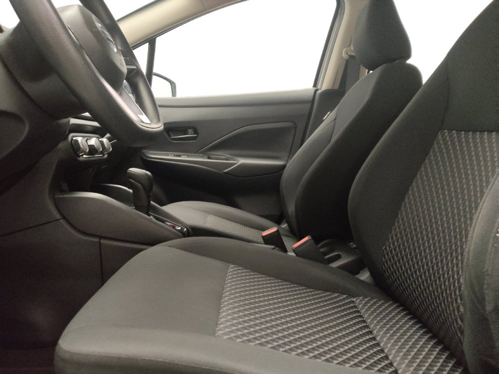 Used 2021 Nissan Versa S FWD image 17
