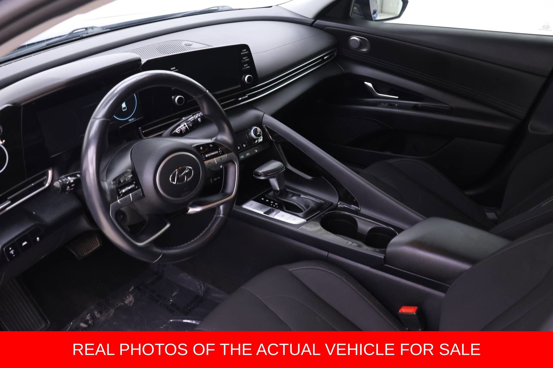 Used 2021 Hyundai Elantra SEL w/ Convenience + Premium Package image 4