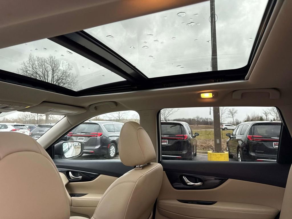 Used 2018 Nissan Rogue SL image 12