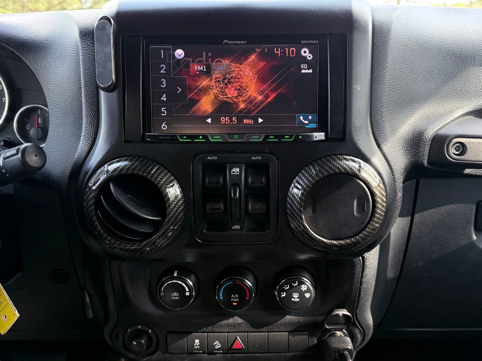 Used 2012 Jeep Wrangler Unlimited Sport image 29