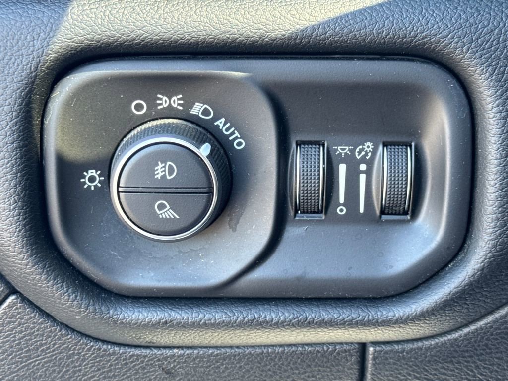 Used 2021 RAM 1500 Laramie w/ Sport Appearance Package AWD/4WD image 32
