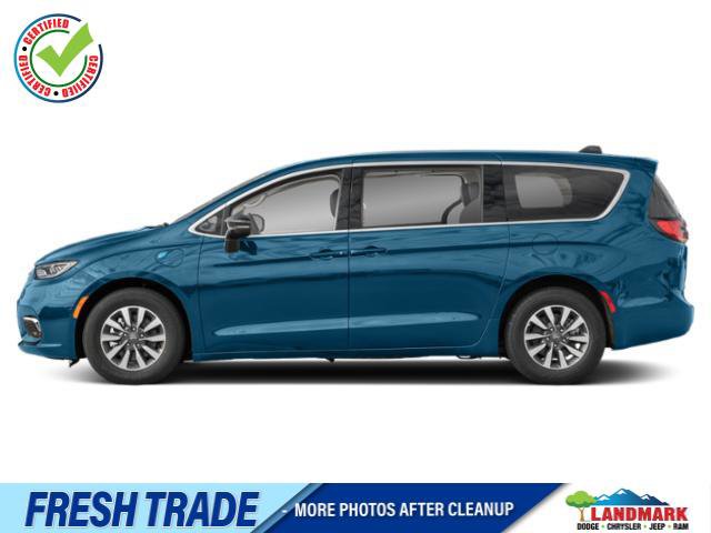 Used 2024 Chrysler Pacifica Limited image 1