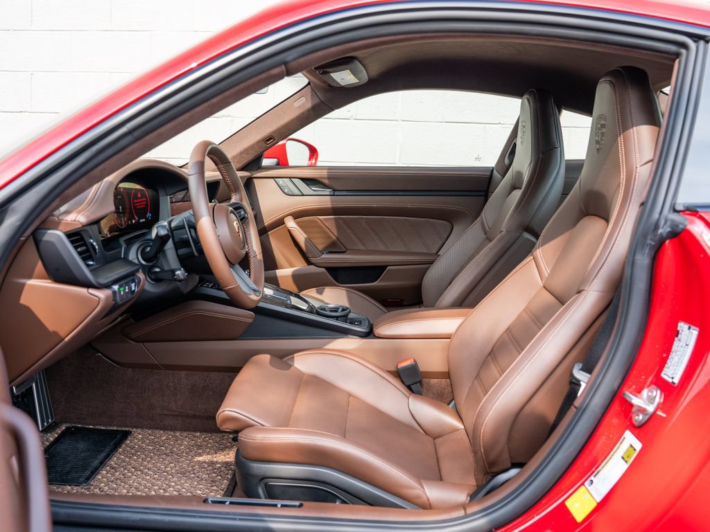 Used 2025 Porsche 911 GTS image 18