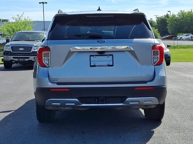 Used 2023 Ford Explorer XLT w/ Equipment Group 202A AWD/4WD image 8