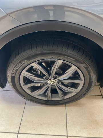 Used 2023 Volkswagen Tiguan SE FWD image 28