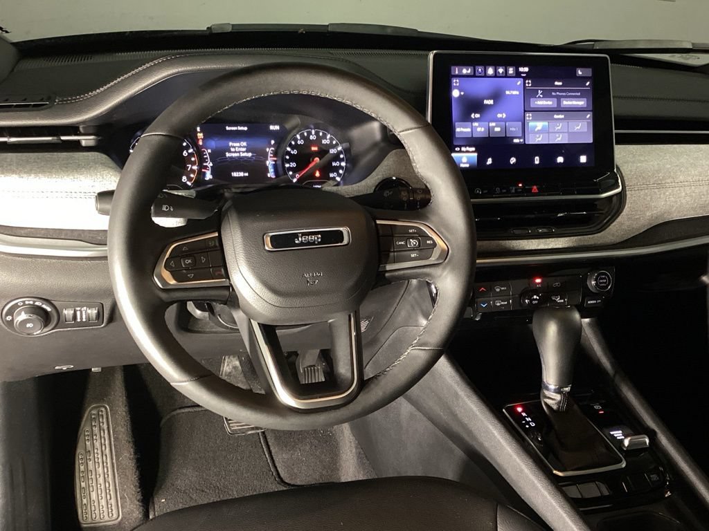 Used 2024 Jeep Compass Latitude AWD/4WD image 10