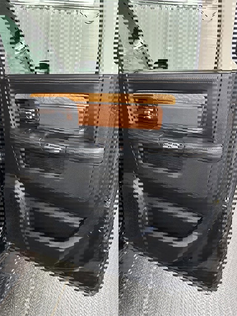 Used 2018 RAM 1500 Laramie Longhorn w/ Convenience Group image 39