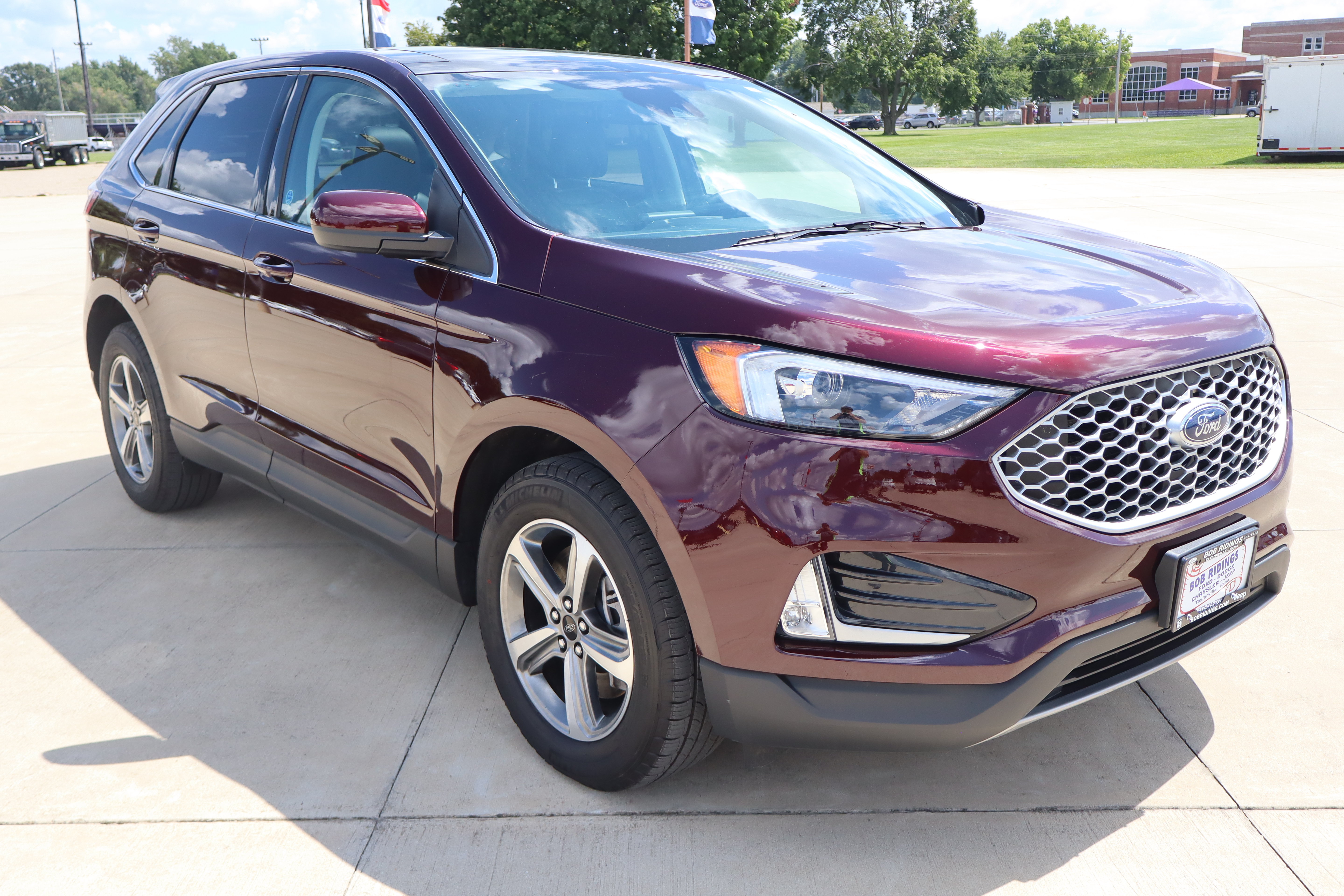 Used 2024 Ford Edge SEL w/ Convenience Package AWD/4WD image 4
