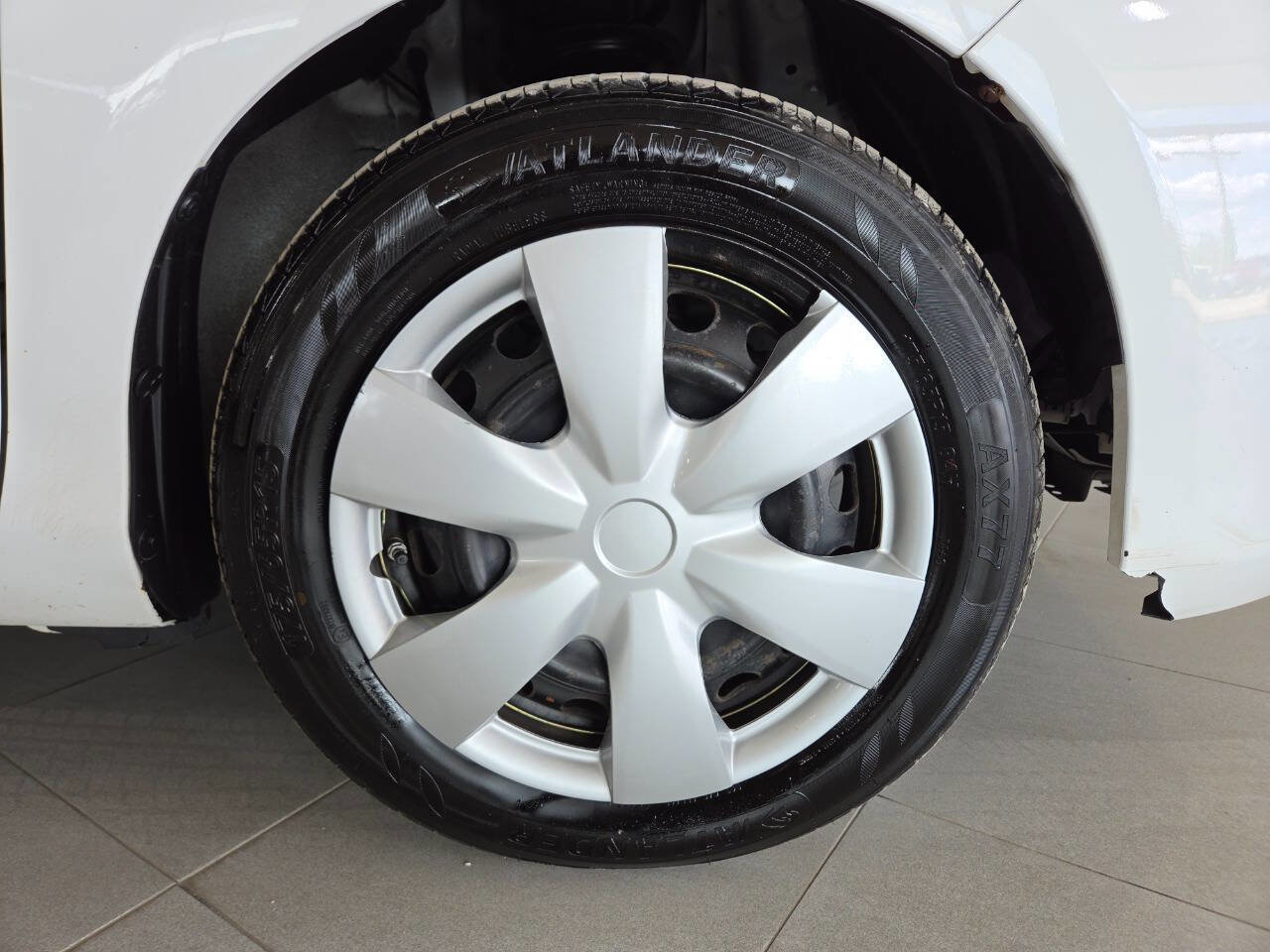 Used 2017 Toyota Yaris L FWD image 9