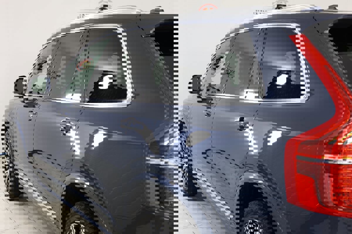 Used 2023 Volvo XC90 T8 Ultimate image 51