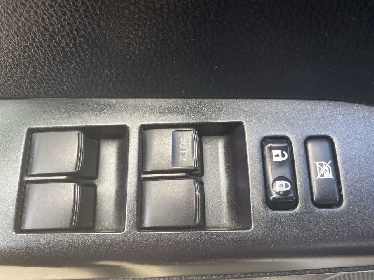 Used 2018 Toyota RAV4 LE w/ All Weather Liner Package AWD/4WD image 13