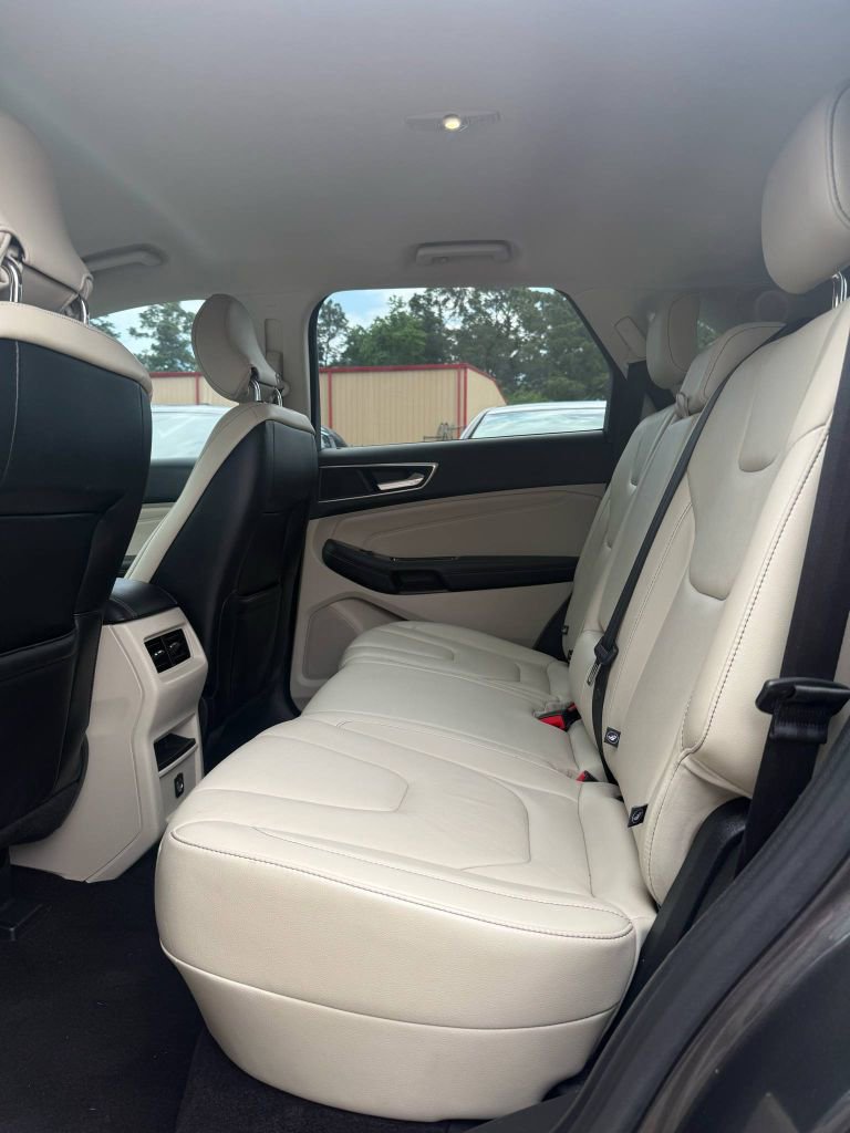 Used 2016 Ford Edge Titanium image 35